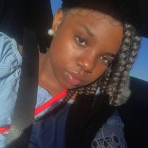 Meet your Posher, Adrianna